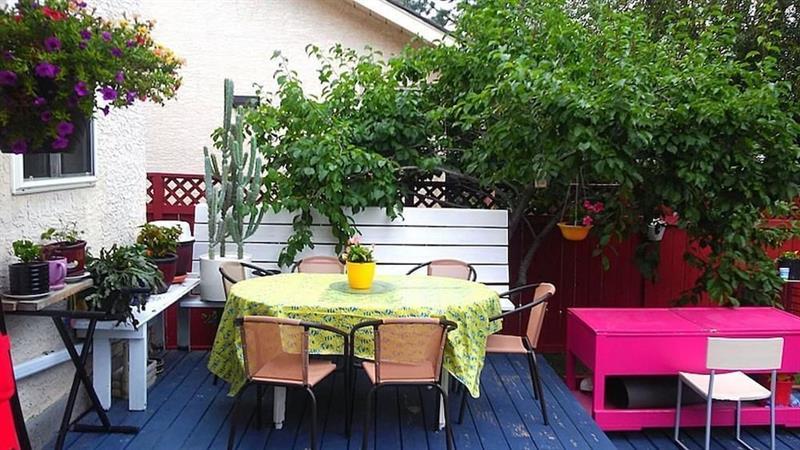 Brother Li Homestay YYC Екстериор снимка