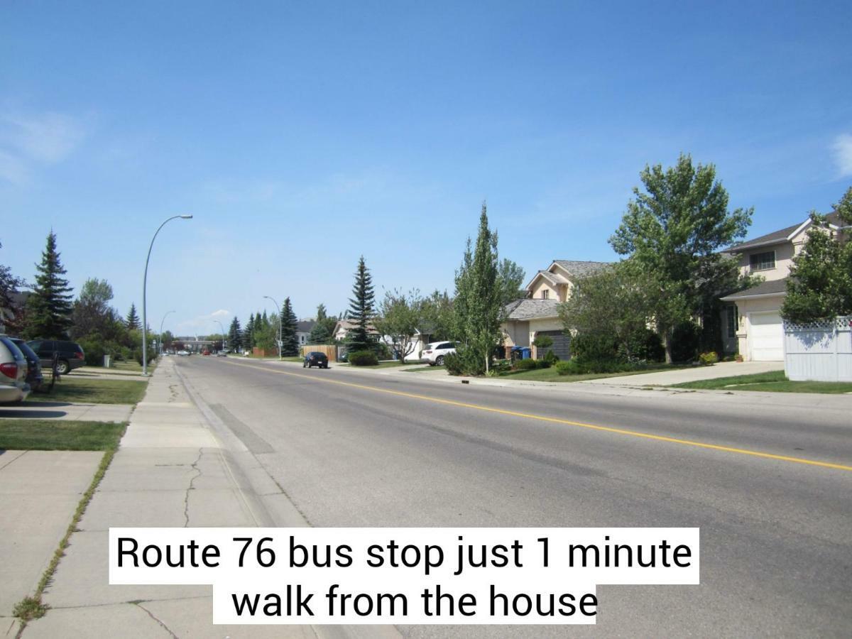 Brother Li Homestay YYC Екстериор снимка